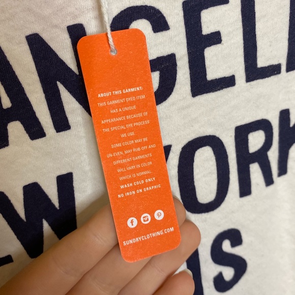 Sundry graphic tee size M - Picture 5 of 7